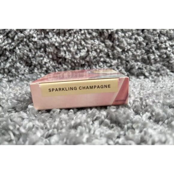 Mally Beauty Positive Radiance Skin Perfecting HighlighterSparkling Champagne 10 - Picture 5 of 8